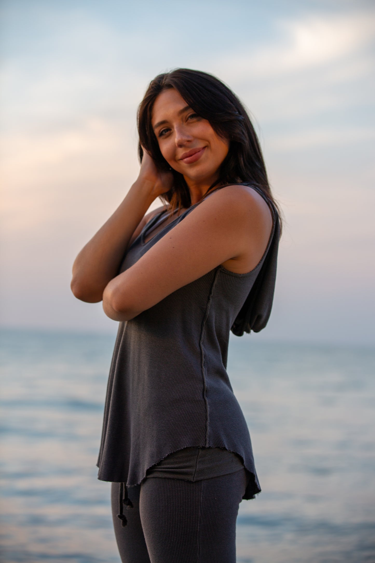 THERMAL HOODED DROPTAIL TANK-CHARCOAL