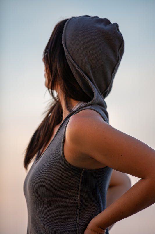 THERMAL HOODED DROPTAIL TANK-CHARCOAL