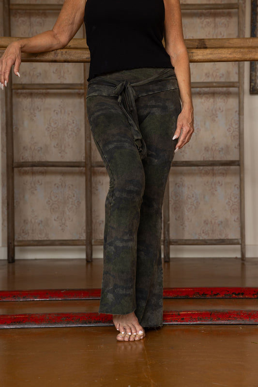 BOOTLEG PANT WITH TIE - VINTAGE ARMY CAMO