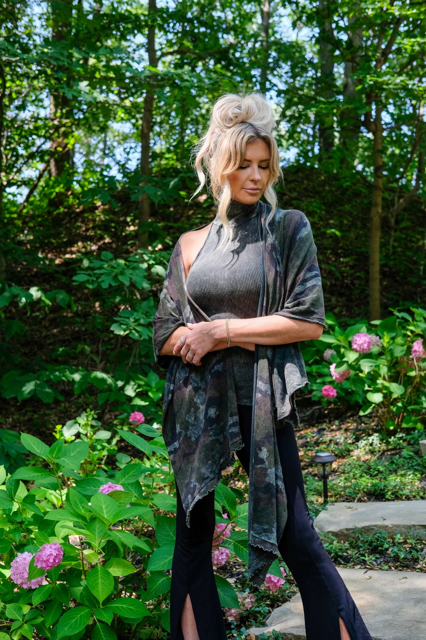 SLEEVELESS TURTLENECK - VINTAGE ARMY