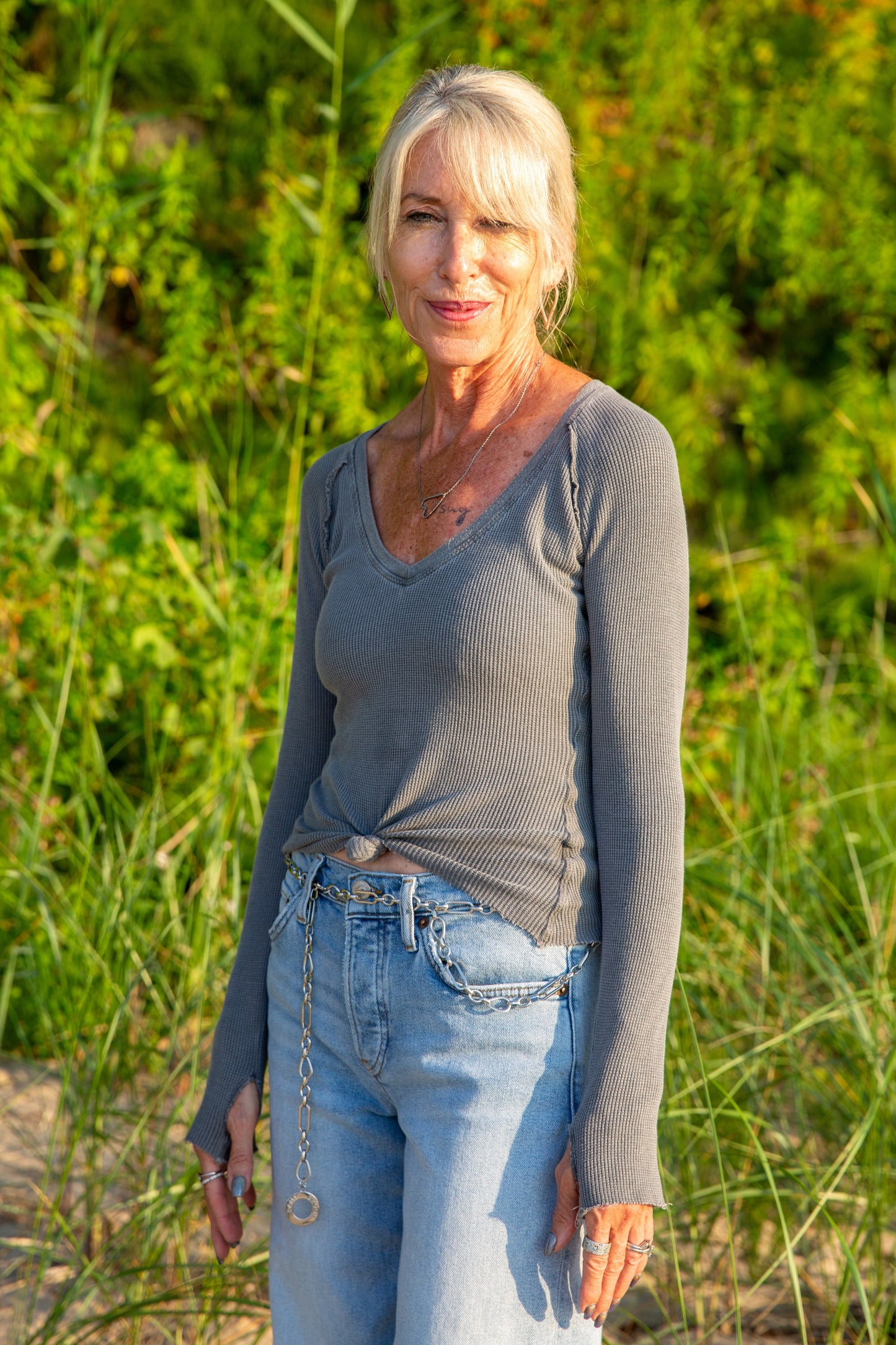 THERMAL THUMBHOLE V-NECK - CHARCOAL