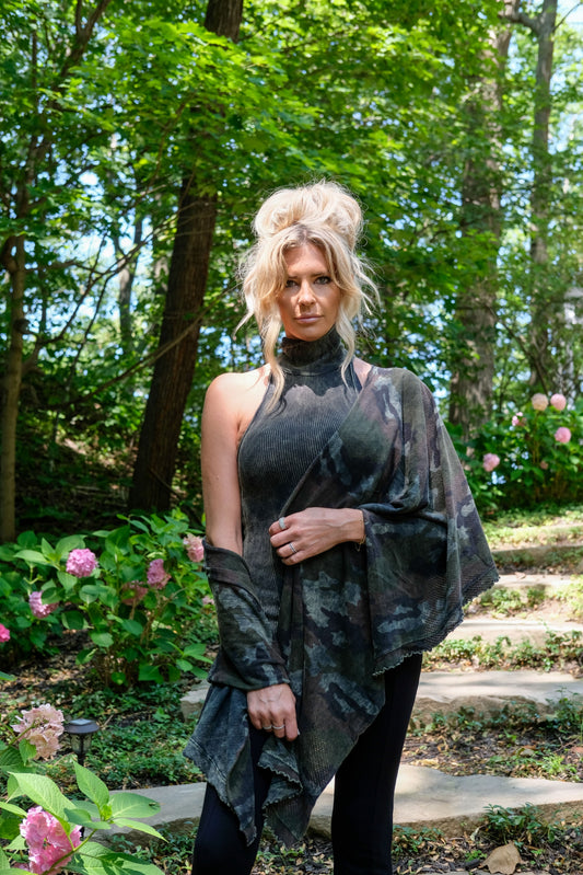 SLEEVELESS TURTLENECK - VINTAGE ARMY