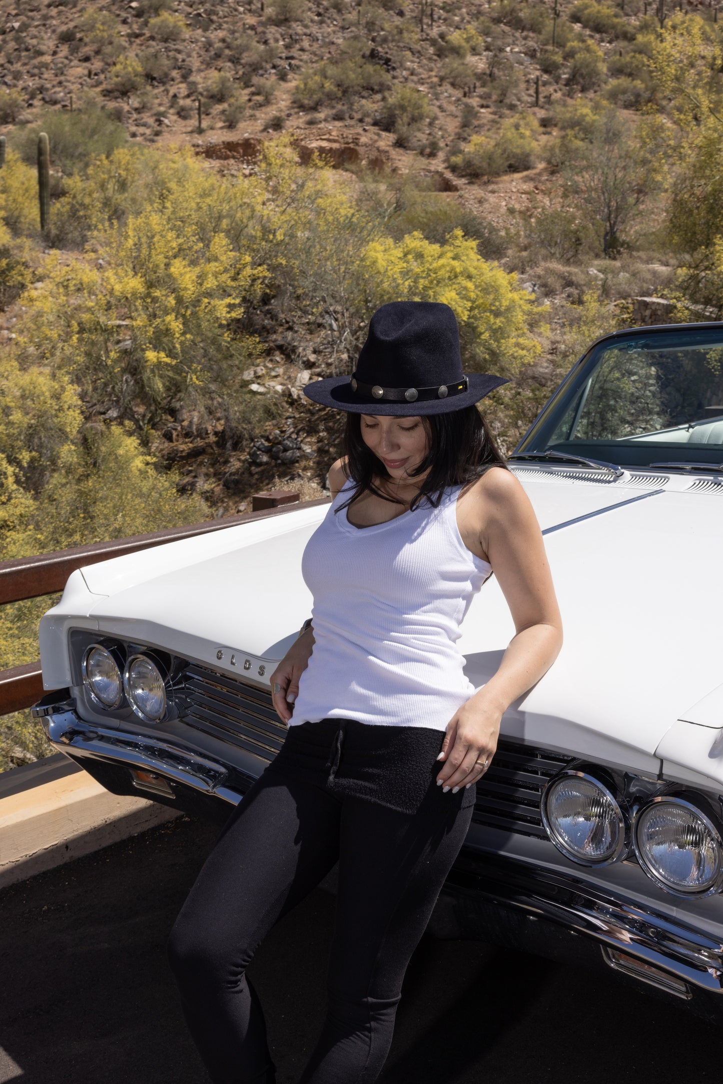 THERMAL V NECK TANK - WHITE