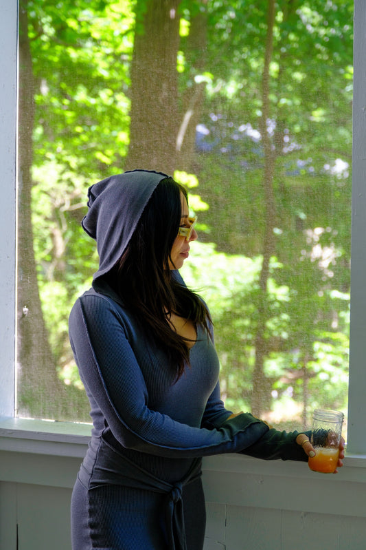 HOODED THERMAL TIE WAIST DRESS - CHARCOAL