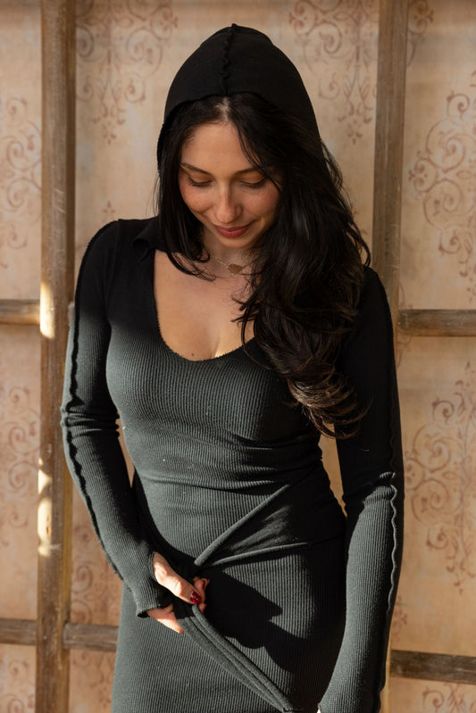 HOODED THERMAL TIE WAIST DRESS - BLACK