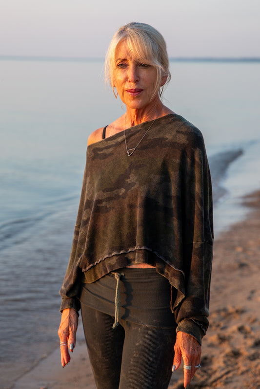 CAMO OFF SHOULDER SWEATSHIRT-VINTAGE ARMY CAMO