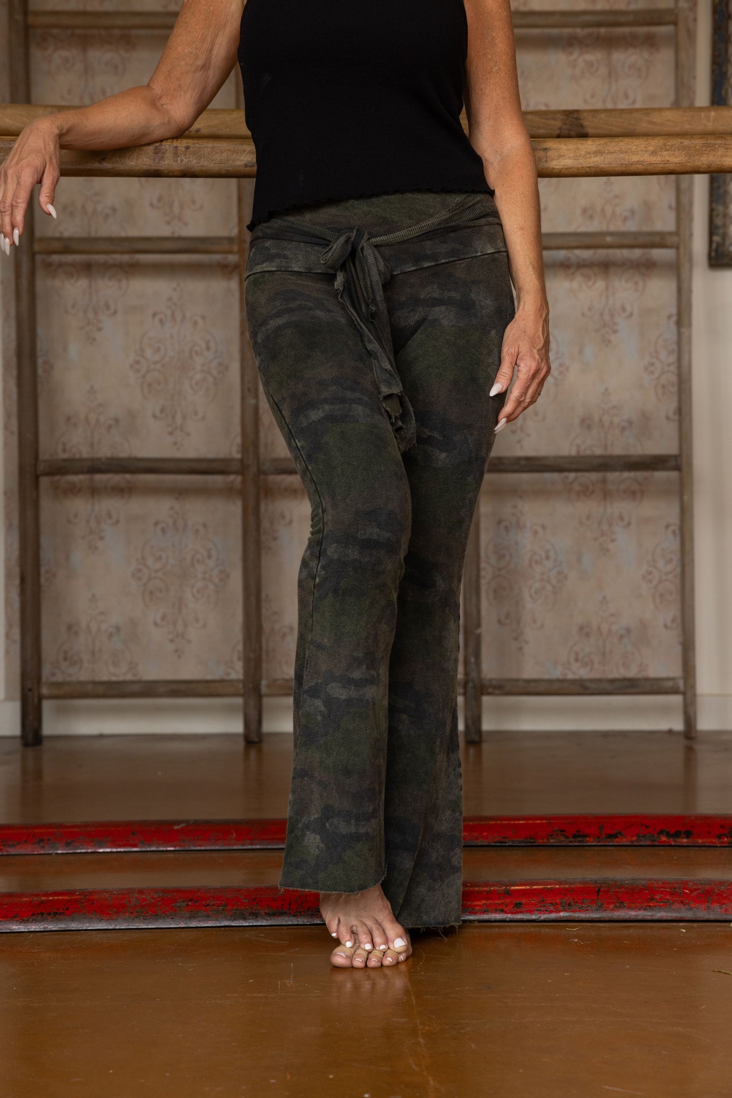 BOOTLEG PANT WITH TIE - VINTAGE ARMY CAMO