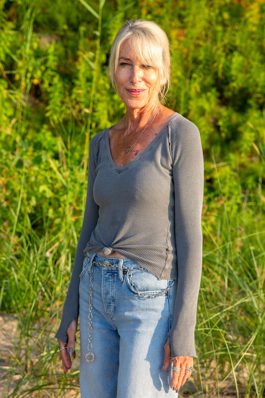 THERMAL THUMBHOLE V-NECK - CHARCOAL