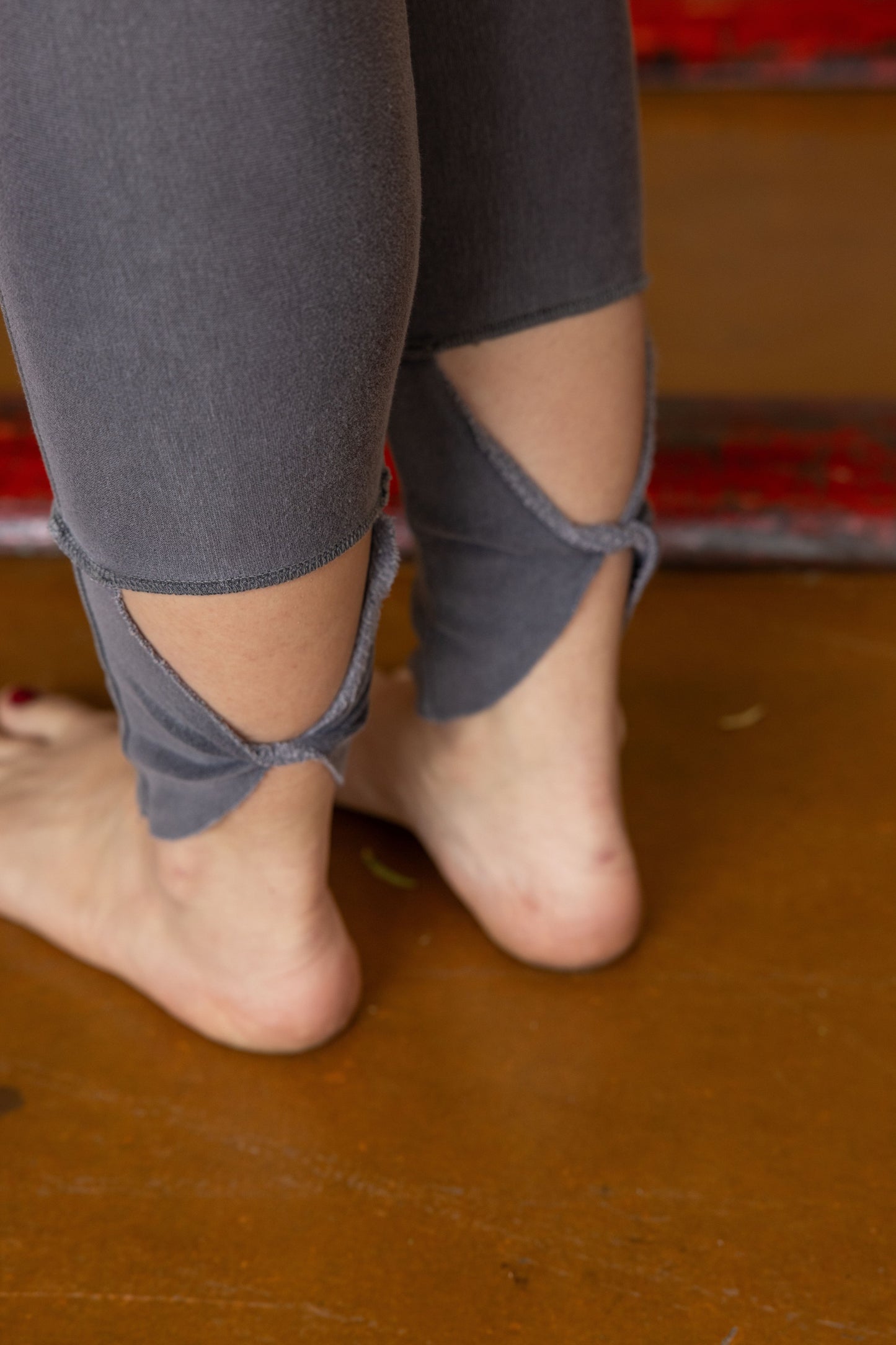 TWIST BACK ROLLOVER LEGGING-CHARCOAL