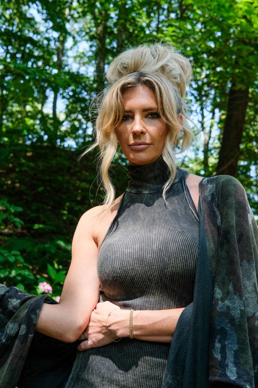 SLEEVELESS TURTLENECK - VINTAGE ARMY