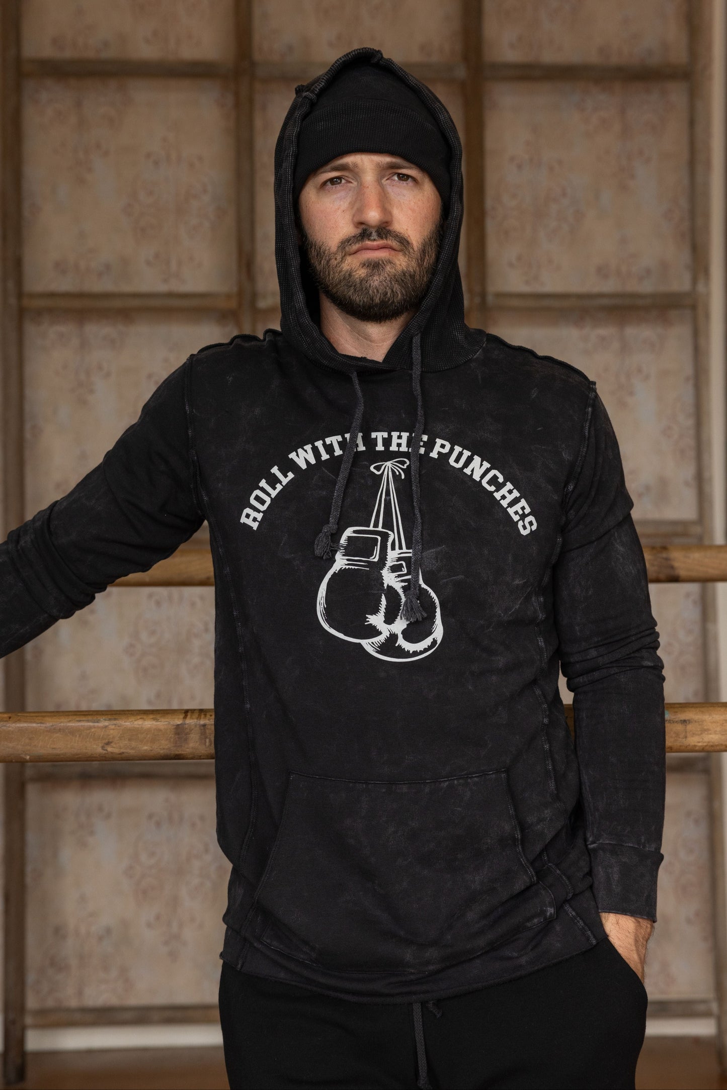 ROLL W/ THE PUNCHES SWEATSHIRT -VIN BLACK