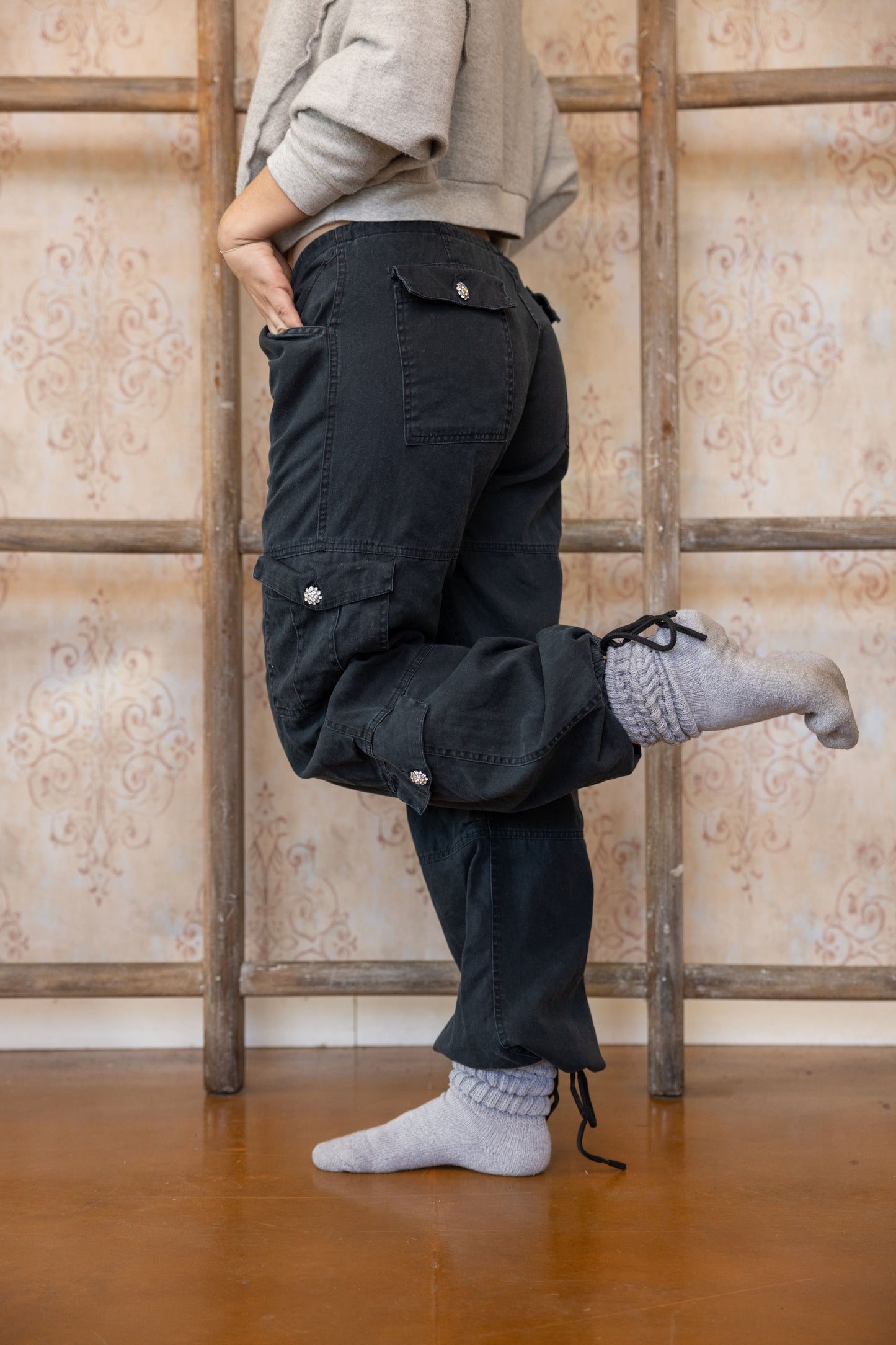R&R CARGO PANT W/ CRYSTAL BUTTONS - BLACK