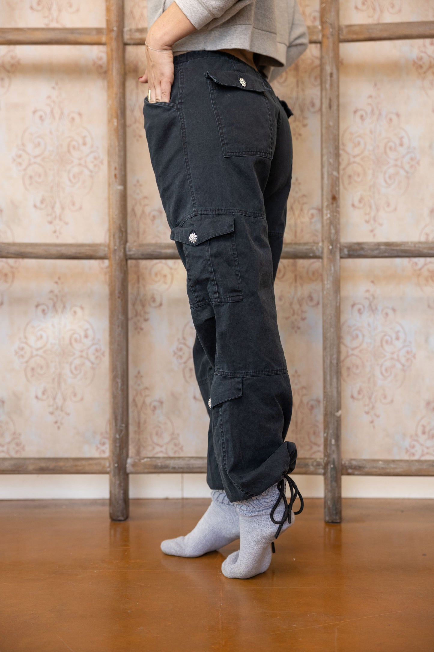 R&R CARGO PANT W/ CRYSTAL BUTTONS - BLACK