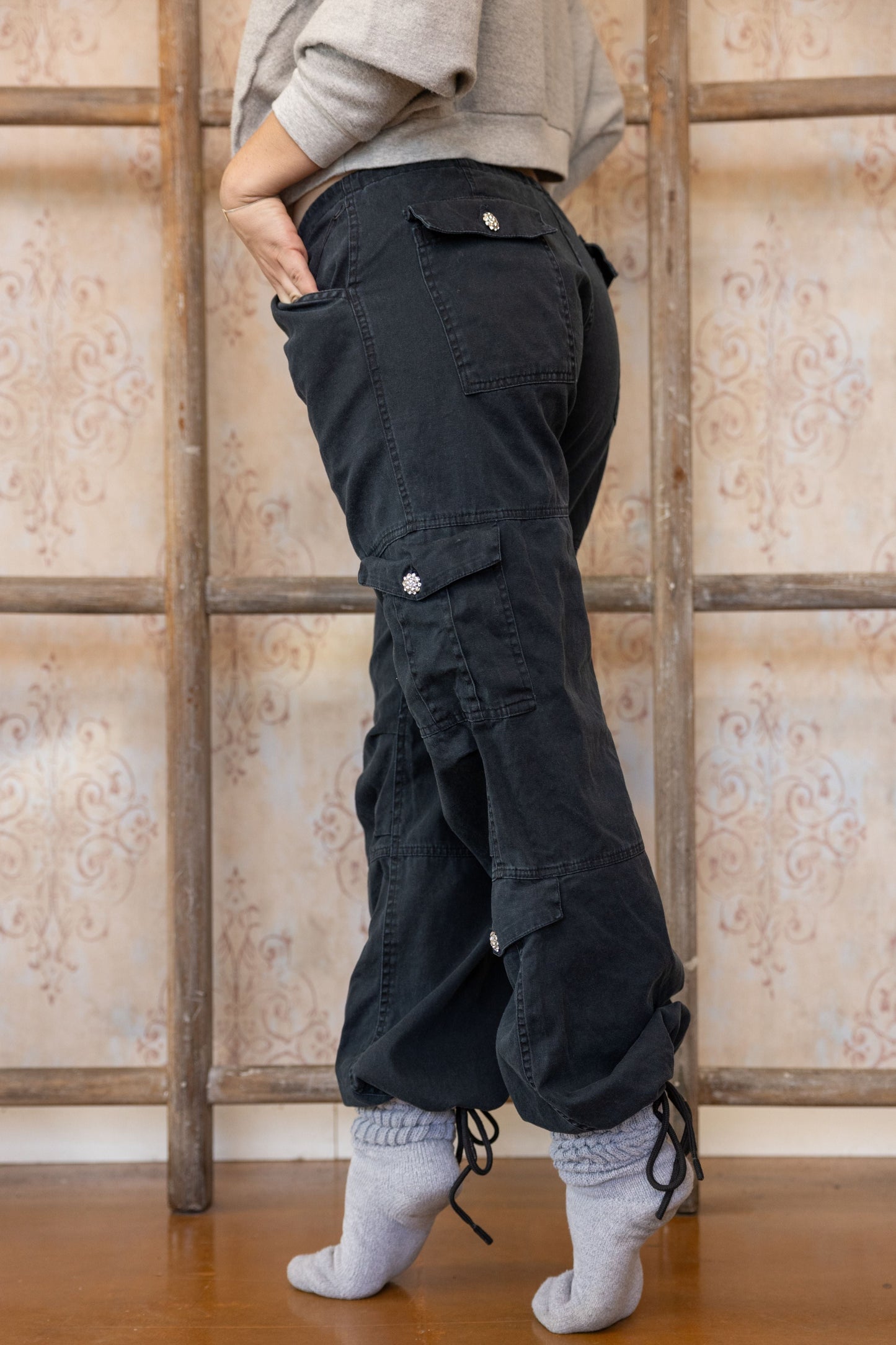 R&R CARGO PANT W/ CRYSTAL BUTTONS - BLACK