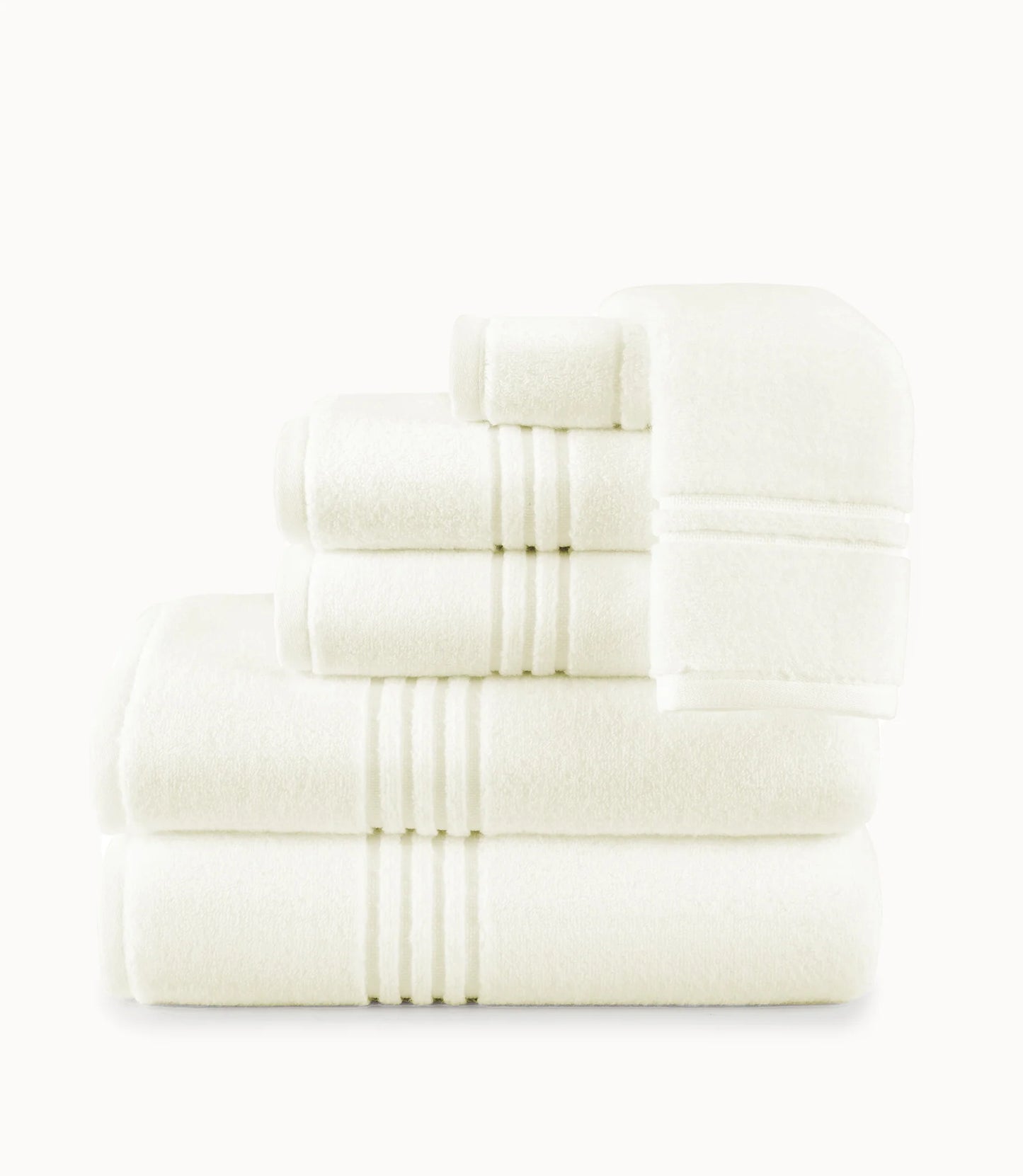 CHELSEA PLUSH BATH TOWEL