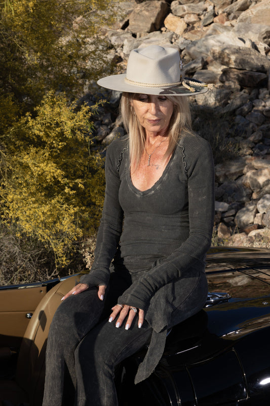 THERMAL THUMBHOLE V-NECK TEE - VINTAGE ARMY