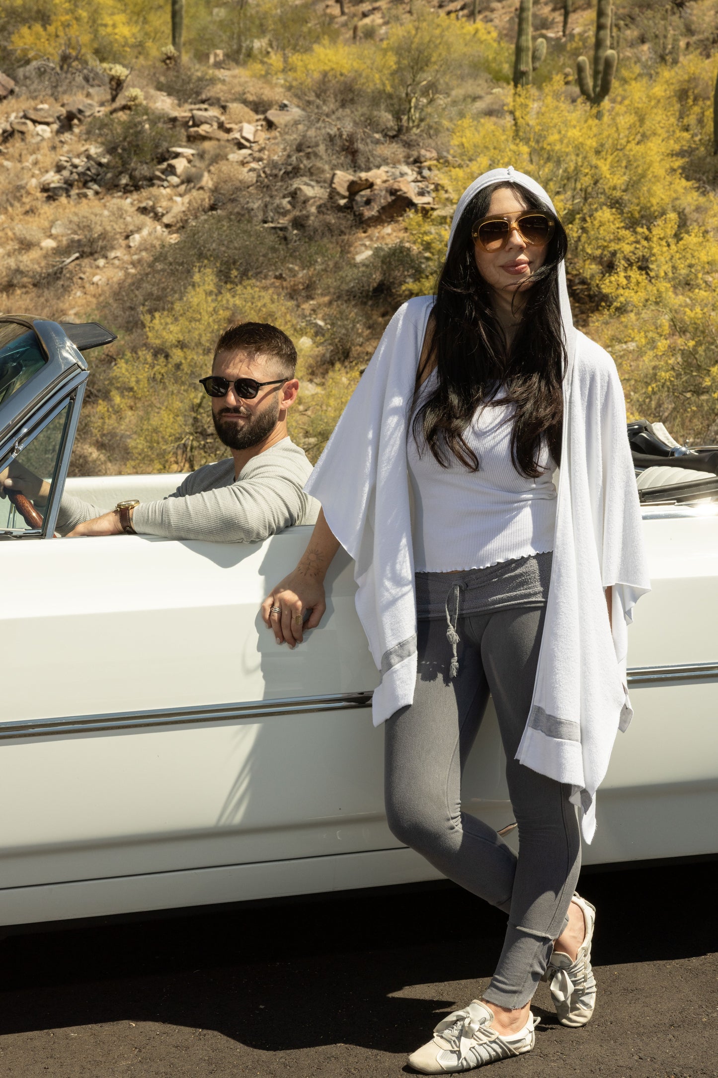 REVERSE FLEECE HOODED WRAP-WHITE/HEATHER GREY