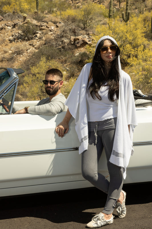 REVERSE FLEECE HOODED WRAP-WHITE/HEATHER GREY