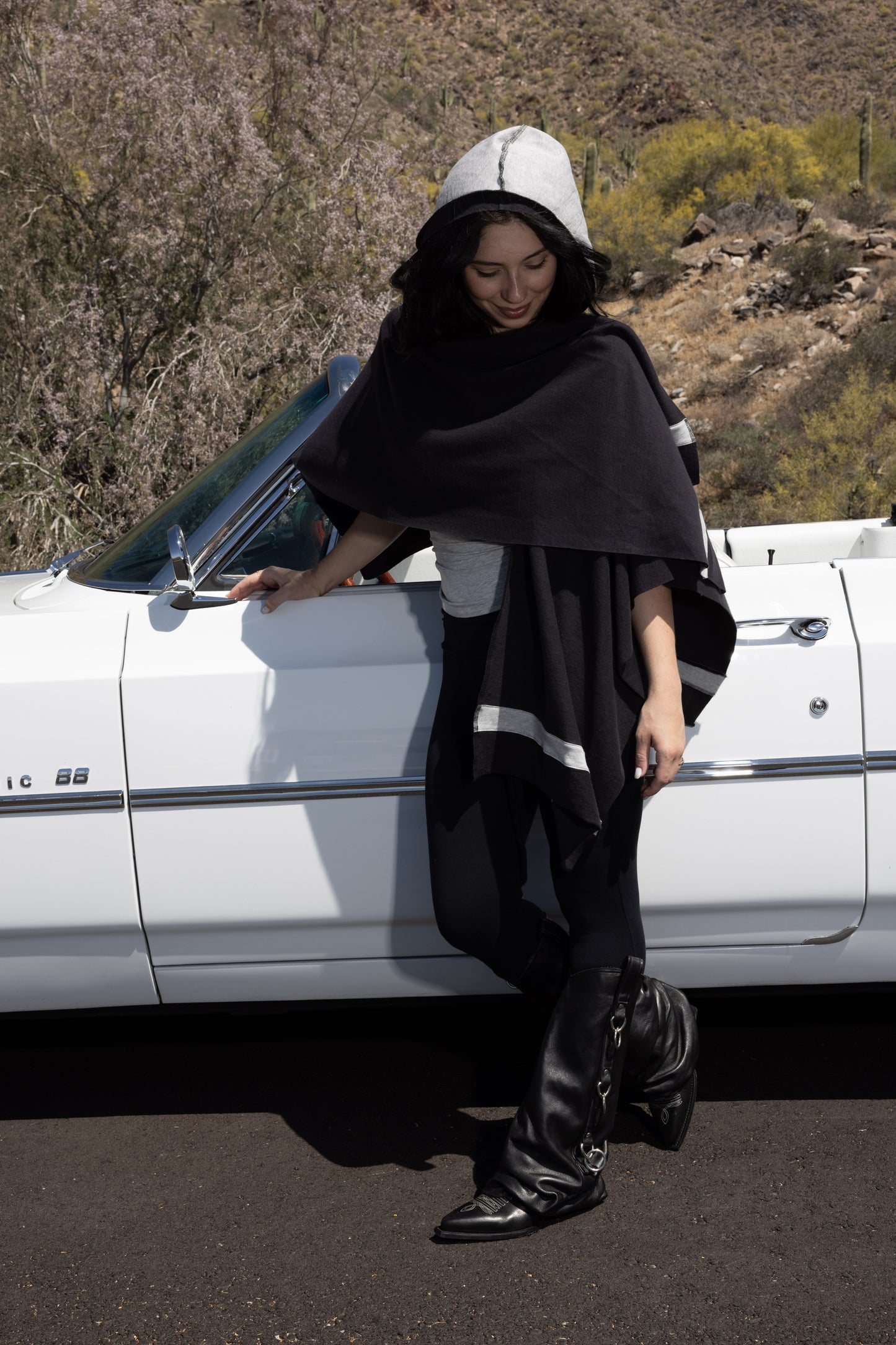 REVERSE FLEECE HOODED WRAP-BLACK/HEATHER GREY