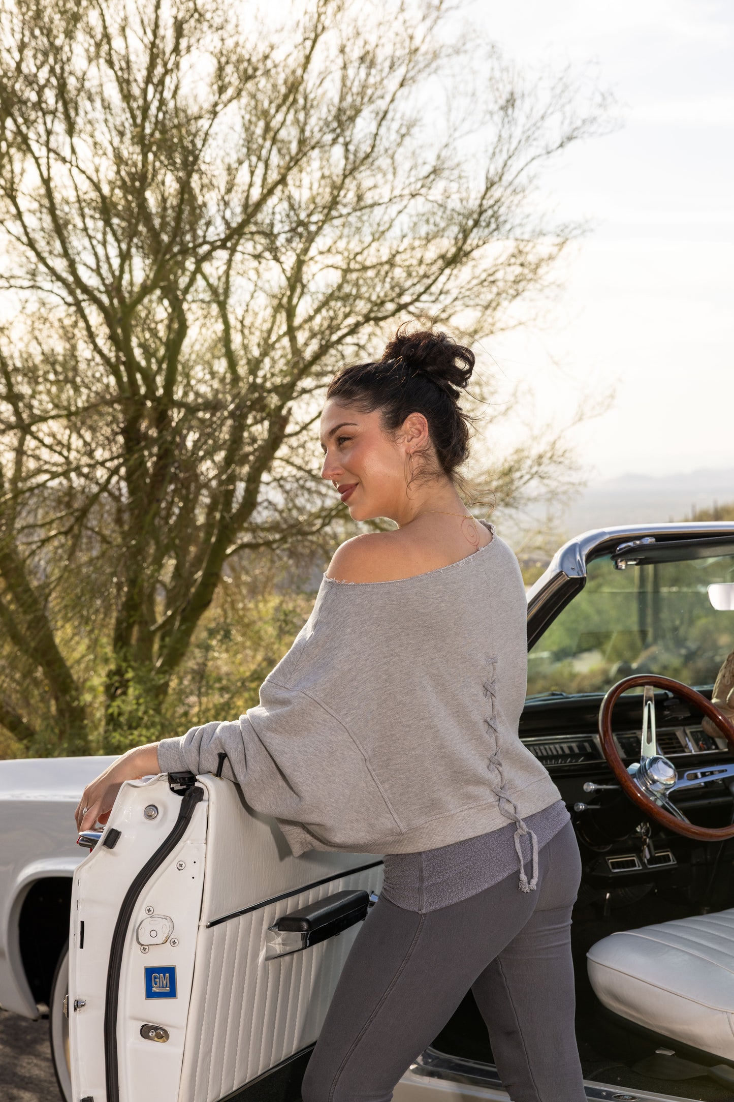 LACE-BACK SWEATSHIRT - HEATHER GREY
