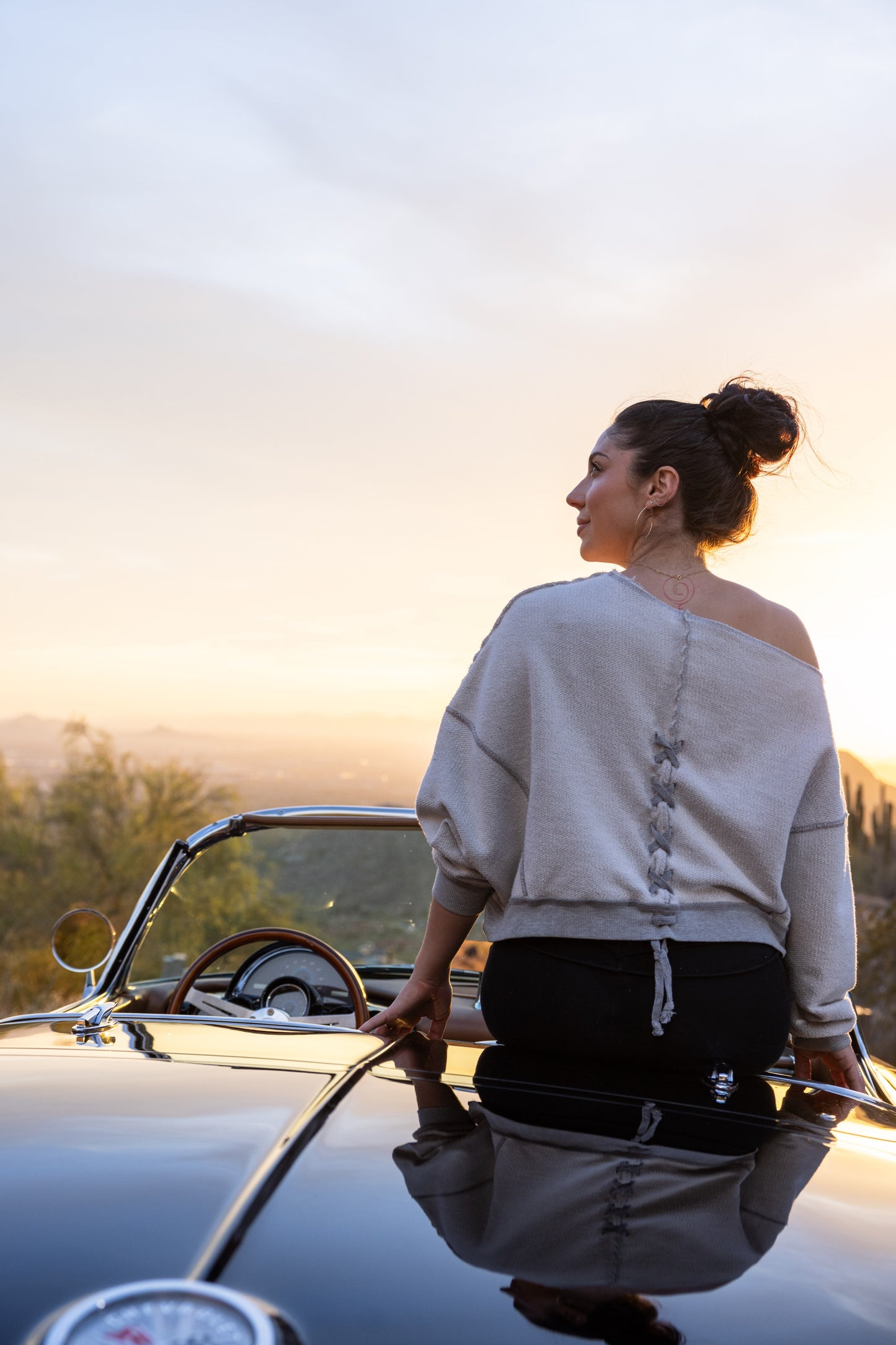 LACE-BACK SWEATSHIRT - HEATHER GREY